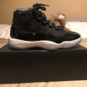 Jordan 11 retro - space jam
